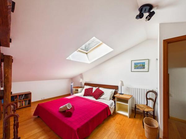 Triangle d’Or : maison de caractère de 6 chambres avec grand jardin et piscine