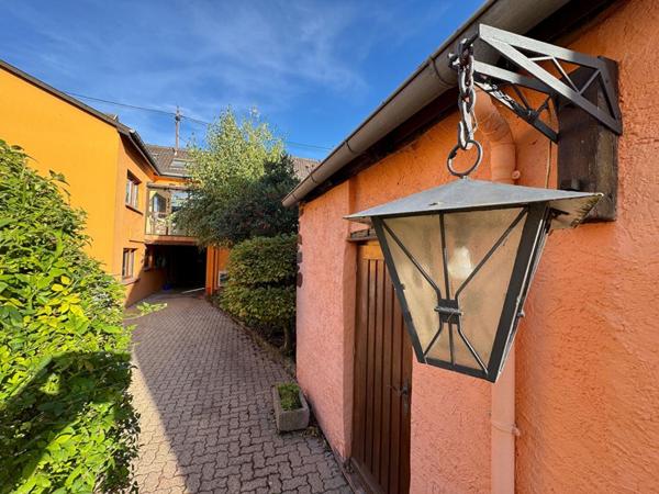 Maison bi-famille 160 m², proche centre ville, beau terrain