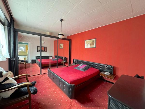 Maison bi-famille 160 m², proche centre ville, beau terrain