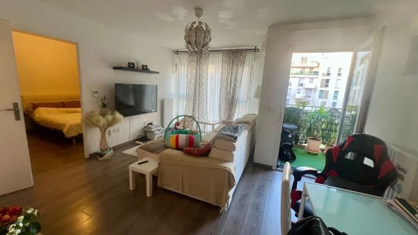 Limite Maisons-Alfort appartement 2 pièces 47 m2 balcon 4.91 m2 , proche du RER D et du futur métro ligne 15 du Grand Paris
