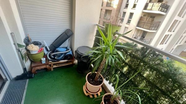 Limite Maisons-Alfort appartement 2 pièces 47 m2 balcon 4.91 m2 , proche du RER D et du futur métro ligne 15 du Grand Paris