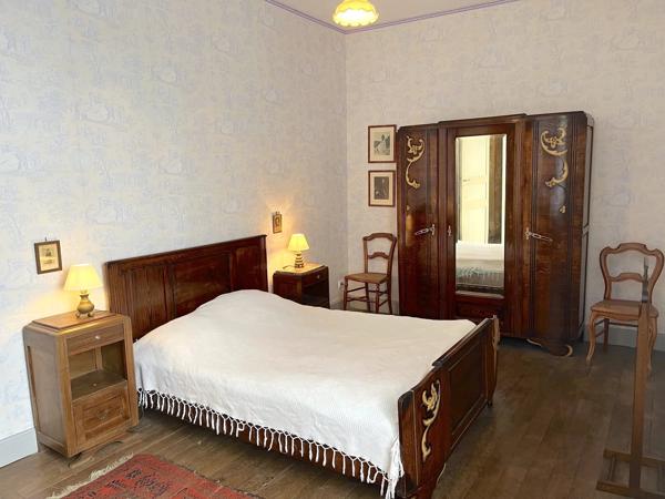 Belle maison avec piscine et salle de concert