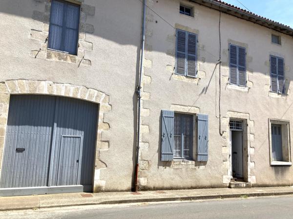 Belle maison avec piscine et salle de concert