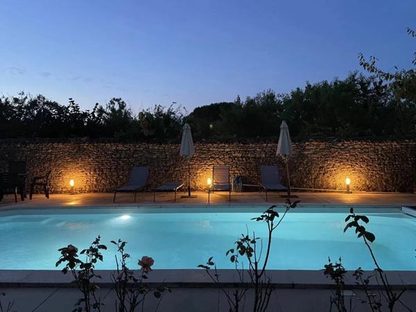 Belle maison avec piscine et salle de concert