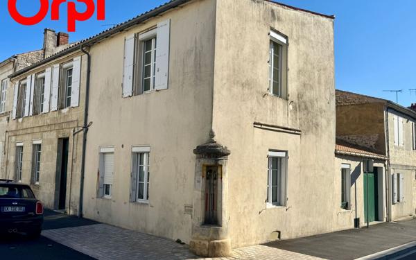 Maison à vendre    4 pièces •  Rochefort