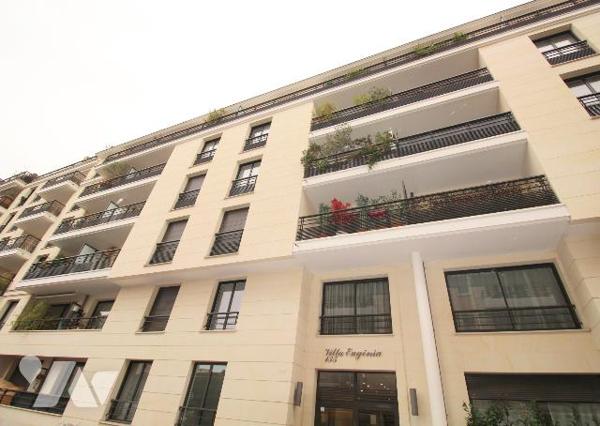 MONTROUGE – HYPER CENTRE – À 300 M DU MÉTRO – RÉSIDENCE RÉCENTE STANDING