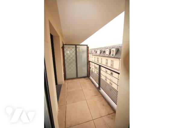 MONTROUGE – HYPER CENTRE – À 300 M DU MÉTRO – RÉSIDENCE RÉCENTE STANDING
