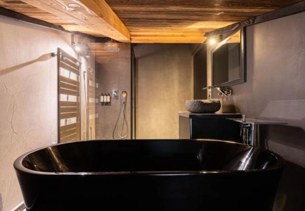 Chalet de luxe 5 pièces TIGNES (73) skis aux pieds , 300 m2 entièrement aménagé et décoré