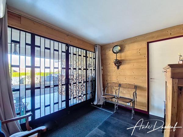 Saint-Jorioz - Villa rénovée 7 pièces - 4 chambres - Petite vue lac d'Annecy