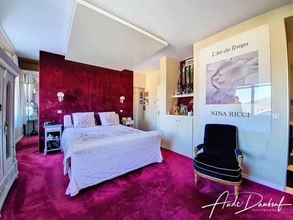 Saint-Jorioz - Villa rénovée 7 pièces - 4 chambres - Petite vue lac d'Annecy