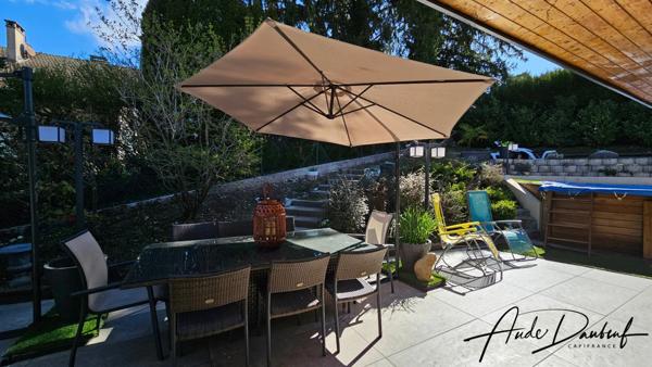 Saint-Jorioz - Villa rénovée 7 pièces - 4 chambres - Petite vue lac d'Annecy