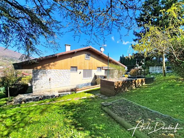 Saint-Jorioz - Villa rénovée 7 pièces - 4 chambres - Petite vue lac d'Annecy