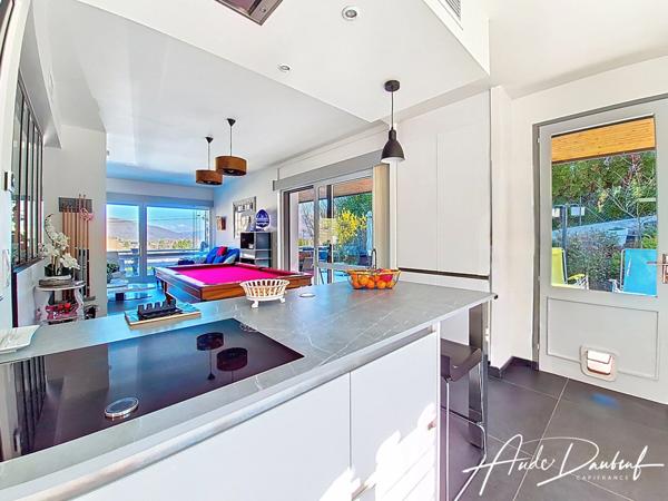 Saint-Jorioz - Villa rénovée 7 pièces - 4 chambres - Petite vue lac d'Annecy