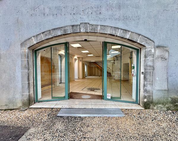 MOURIES - LOCAL COMMERCIAL 112 M²