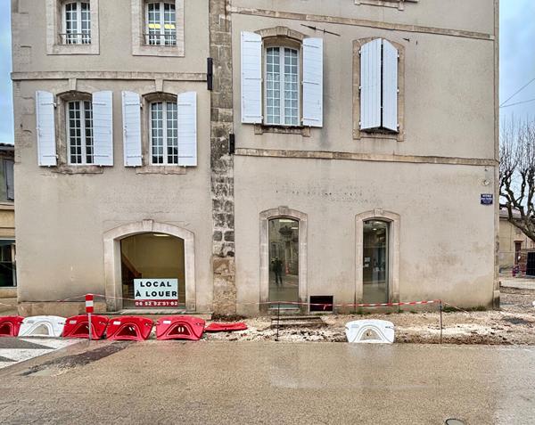 MOURIES - LOCAL COMMERCIAL 112 M²