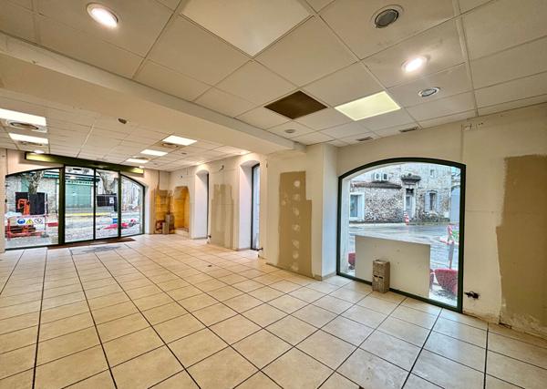 MOURIES - LOCAL COMMERCIAL 112 M²