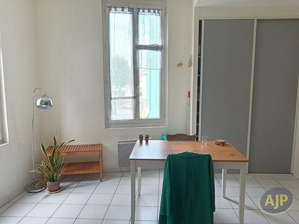 Location appartement Saintes : 480 € - AJP Immobilier Saintes