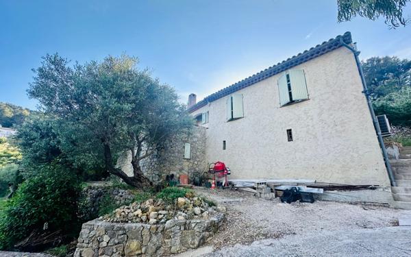 Maison à vendre    4 pièces • 132,83 m2 Solliès-Ville