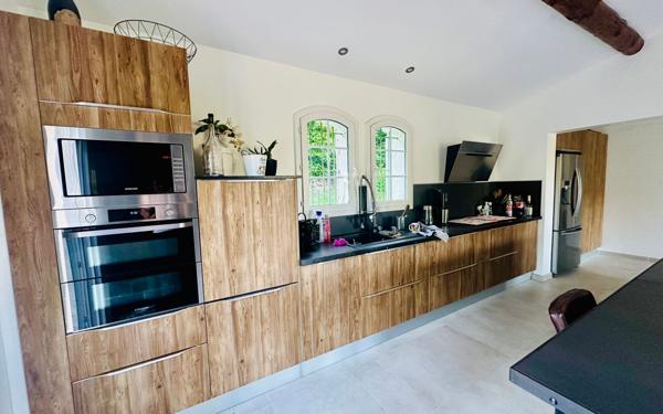 Maison à vendre    4 pièces • 132,83 m2 Solliès-Ville