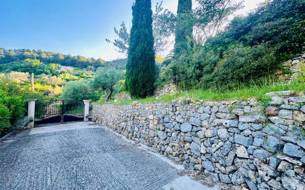 Maison à vendre    4 pièces • 132,83 m2 Solliès-Ville