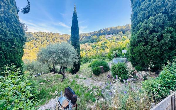 Maison à vendre    4 pièces • 132,83 m2 Solliès-Ville