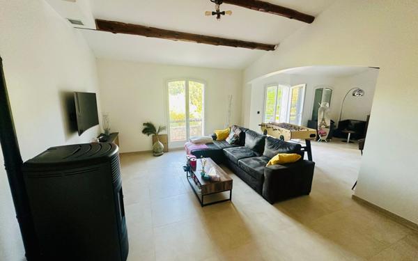 Maison à vendre    4 pièces • 132,83 m2 Solliès-Ville