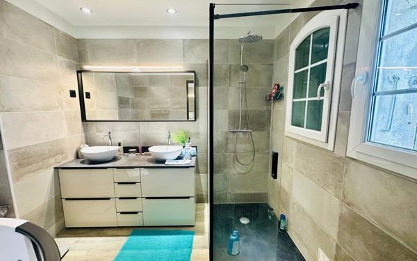 Maison à vendre    4 pièces • 132,83 m2 Solliès-Ville