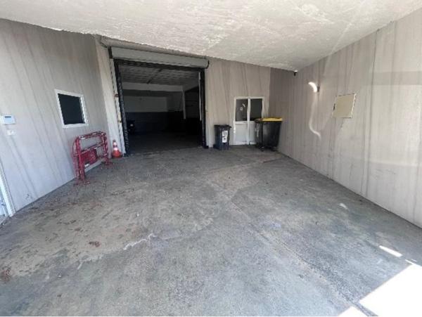 LOCAL COMMERCIAL & PLACES DE STATIONNEMENTS - LA TURBIE