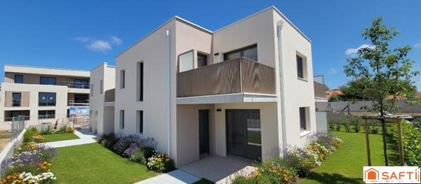 APPARTEMENT  AVEC JARDINET PRIVATIF