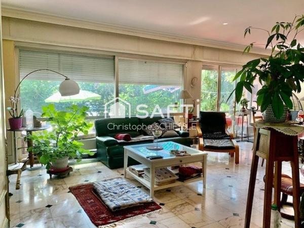 Maison t7  de 164 M2 sur 16 ares 76 avec piscine