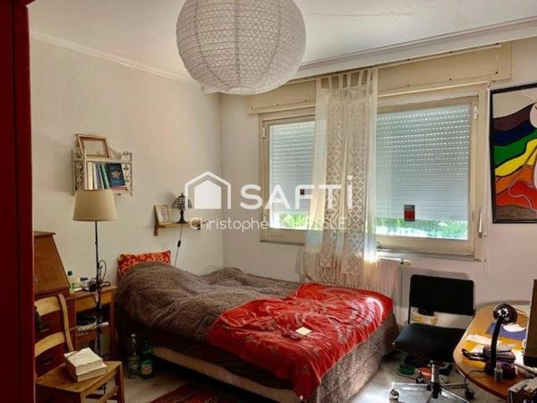 Maison t7  de 164 M2 sur 16 ares 76 avec piscine