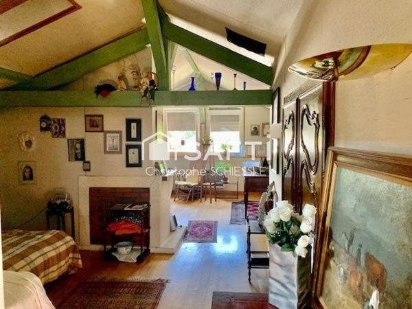 Maison t7  de 164 M2 sur 16 ares 76 avec piscine