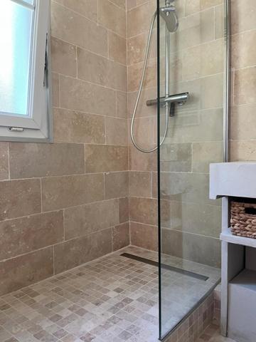 Maison entièrement rénovée de 44m2 à vendre à LACANAU (33680) avec fort potentiel locatif.