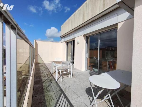 MAGNIFIQUE T5 EN DUPLEX A  PAS DE LA PLACE NAPOLEON