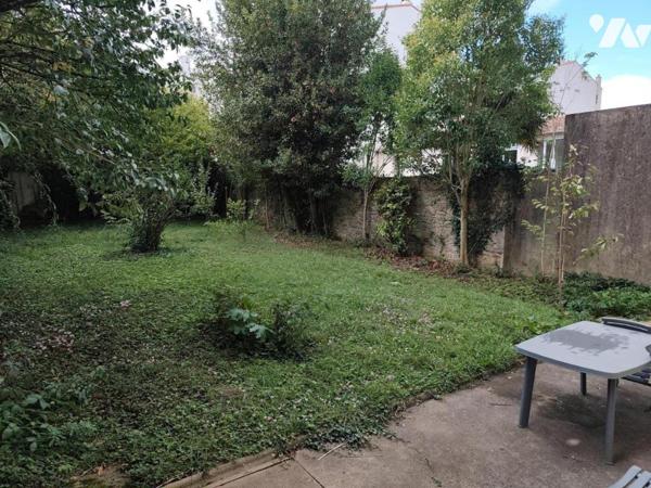 MAGNIFIQUE T5 EN DUPLEX A  PAS DE LA PLACE NAPOLEON