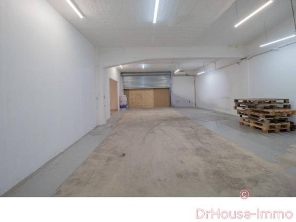 Loft / Atelier à louer 8 pièces de 1 141 m²