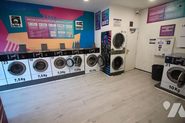 Immeuble à vendre (2 X 40m2 carrez + local commercial de 36m2) dans le 3e à Marseille (Belle de Mai)