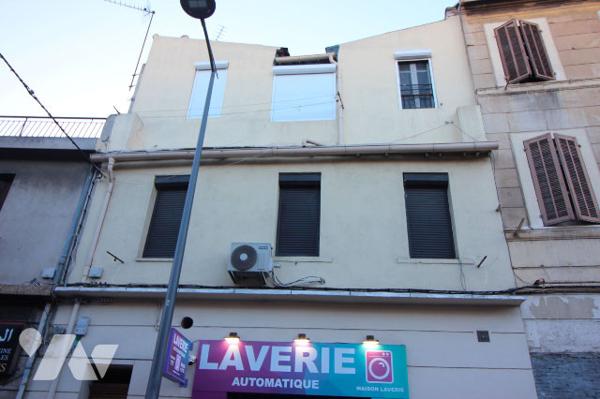 Immeuble à vendre (2 X 40m2 carrez + local commercial de 36m2) dans le 3e à Marseille (Belle de Mai)
