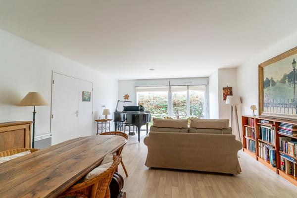 Appartement esprit maison avec jardin. Résidence récente et sécurisée