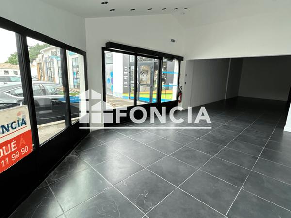 Location Local commercial 1 pièce 240 m² - 42 RUE DE LA PREE AUX DUCS Noirmoutier En L?ile 85330