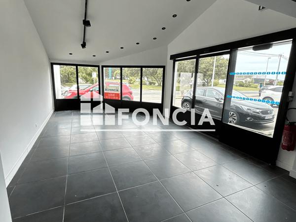 Location Local commercial 1 pièce 240 m² - 42 RUE DE LA PREE AUX DUCS Noirmoutier En L?ile 85330