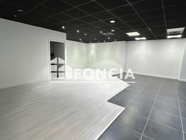 Location Local commercial 1 pièce 240 m² - 42 RUE DE LA PREE AUX DUCS Noirmoutier En L?ile 85330