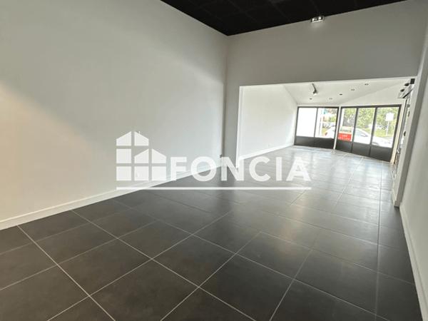 Location Local commercial 1 pièce 240 m² - 42 RUE DE LA PREE AUX DUCS Noirmoutier En L?ile 85330