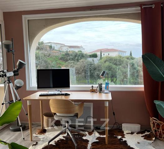 Propriété familiale dans un écrin de verdure avec vue spectaculaire sur la Méditerranée