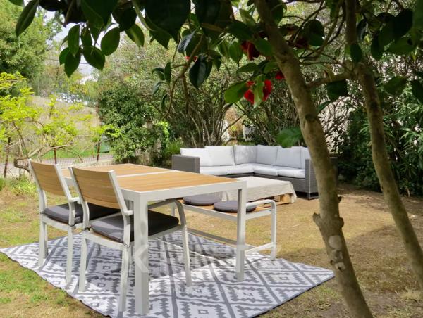 Propriété familiale dans un écrin de verdure avec vue spectaculaire sur la Méditerranée