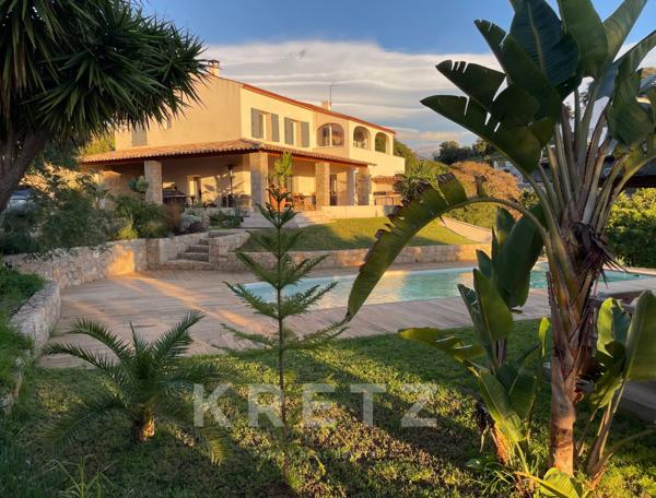 Propriété familiale dans un écrin de verdure avec vue spectaculaire sur la Méditerranée