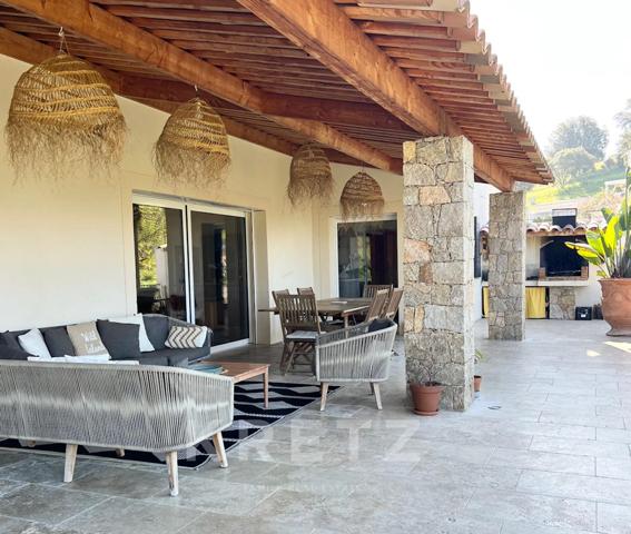 Propriété familiale dans un écrin de verdure avec vue spectaculaire sur la Méditerranée