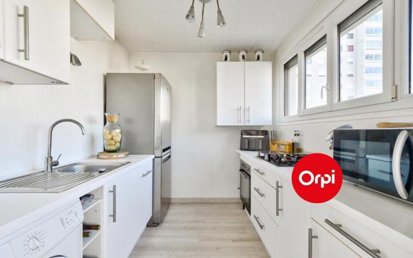 Appartement à vendre    5 pièces • 90,50 m2 Saint-Priest