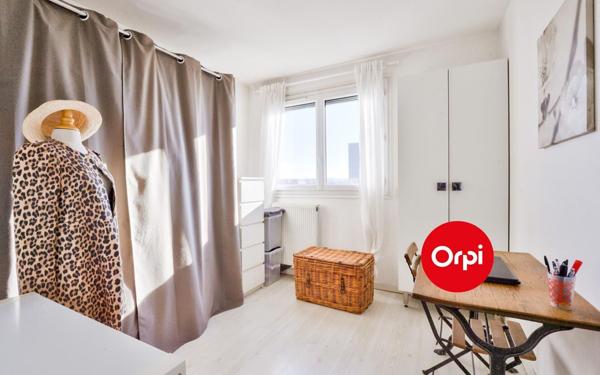 Appartement à vendre    5 pièces • 90,50 m2 Saint-Priest