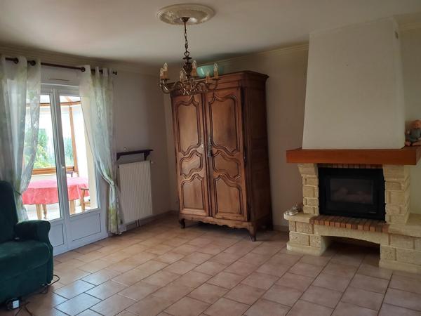 10 kms de Verneuil Pavillon trois chambres avec sous-sol